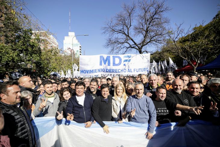 Kicillof participó rodeado de los estandartes del MDF, el espacio del peronismo que responde a su liderazgo. Kicillof participó rodeado de los estandartes del MDF, el espacio del peronismo que responde a su liderazgo.
