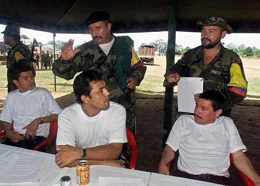El mono Jojoy en campos de entrenamiento de las FARC