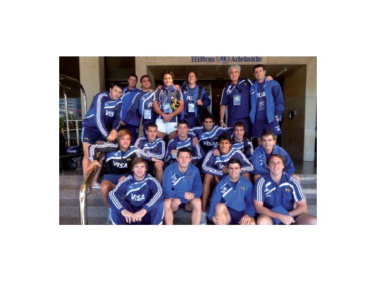 Más apoyo y logística. Seis integrantes del cuerpo técnico viajaron a Adelaida para acompañar al plantel de seven argentino.