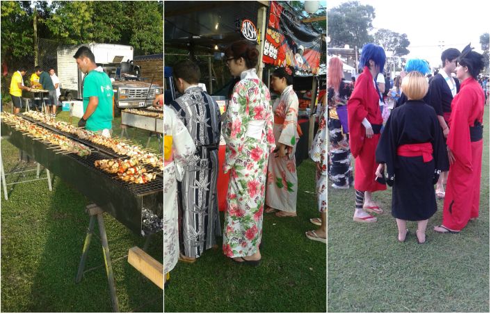 El yakitori es una comida obligada. Las yukatas abundan, y nunca faltan los cosplayers.