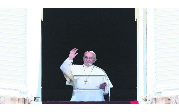 Por calor, audiencia del Papa será bajo techo
