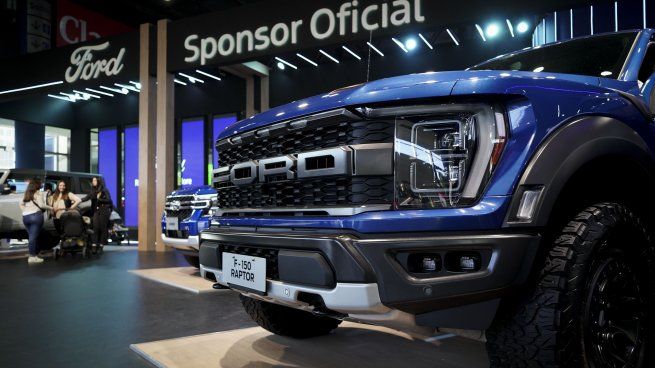 Ford contó con un espacio en el pabellón azul, en el que exhibió su completa línea de vehículos y que incluyó los últimos lanzamientos de la marca, cómo la Territory y la Nueva Bronco Wildtrak, además de otras clásicas como la Nueva Ranger, la F150 Raptor y la Maverick.