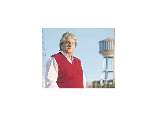 El presidente de Godoy Cruz, Mario Contreras, aseguró la vuelta de los torneos largos a partir de junio de 2012.