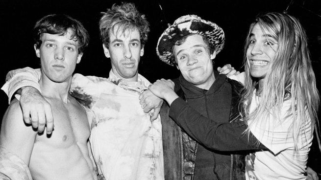 El origen de los Red Hot Chili Peppers llega en una nueva película documental.