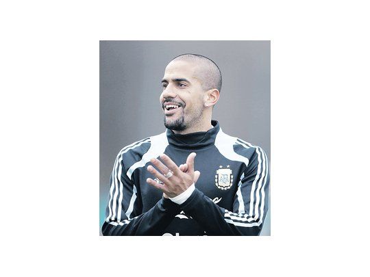 Juan Sebastián Verón se retira a fin de año y le interesa trabajar en la Selección. Lerche lo apoya, pero Segura no.