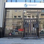 La directora de Dinatra festejó que el 60% de las mesas están cerradas. La directora de Dinatra festejó que el 60% de las mesas están cerradas.