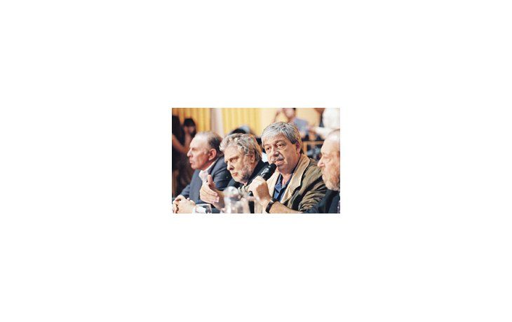 ámbito.com | Carlos Garetto, de Coninagro; Mario Llambías, de Confederaciones Rurales; Eduardo Buzzi, de Federación Agraria; y Hugo Biolcati, de la Sociedad Rural, juntos ayer durante una conferencia de prensa.