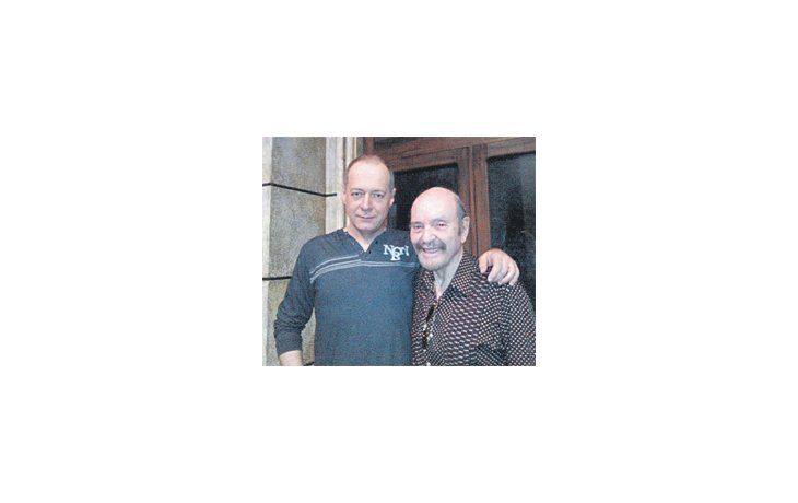 Gustavo López Manzitti y Horacio Ferrer, en un alto de los ensayos de “Bebe Dom, o La Ciudad Planeta”, que se verá a partir del domingo en el Teatro Colón.