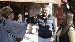 Mauricio Macri y Silvia Lospennato recorrieron el barrio de Recoleta en la comuna 2.