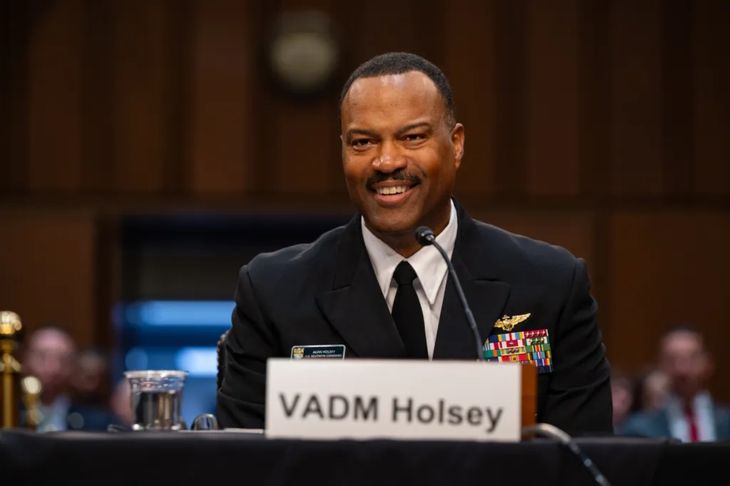 Comandante de SOUTHCOM desde 2024, el Almirante Holsey impuls&oacute; relaciones estrat&eacute;gicas con pa&iacute;ses clave de Am&eacute;rica Latina.