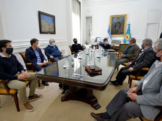 Los seis intendentes independientes mostraron su apoyo a las medidas tomadas por Kicillof durante la pandemia.