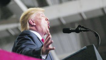 El presidente Donald Trump ya hab&iacute;a usado Twitter este domingo para amenazar a Ir&aacute;n.