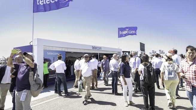 Telecom presentó el nuevo proyecto de conectividad rural en el stand que posee en Expoagro.