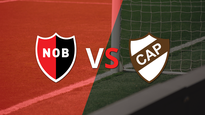 se juega el segundo tiempo del empate en 0 entre newell`s y platense