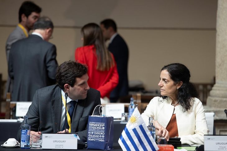 Luis Lacalle Pou habría participado en la decisión de recortar la tasa de interés junto con la titular del MEF, Azucena Arbeleche, y el presidente del BCU, Diego Labat. Luis Lacalle Pou habría participado en la decisión de recortar la tasa de interés junto con la titular del MEF, Azucena Arbeleche, y el presidente del BCU, Diego Labat.