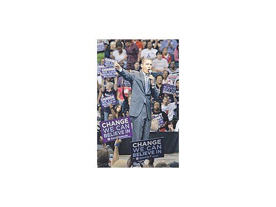 Barack Obama viajó ayer a Florida a hacer campaña, donde debió practicar un delicado equilibrio: necesita como el agua los votos de ese estado clave para noviembre, pero pide que el Partido Demócrata siga sin considerar la primaria realizada allí, anulada por no haber cumplido con las normas de la agrupación.