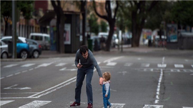 Los mayores de 14 años pueden hacer las actividades permitidas a los adultos.