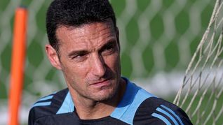 Con el Mundial 2026 a punto de comenzar, Lionel Scaloni ultima detalles y busca despejar las últimas dudas en el equipo argentino. Con el Mundial 2026 a punto de comenzar, Lionel Scaloni ultima detalles y busca despejar las últimas dudas en el equipo argentino.