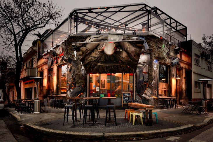 Referente de la cerveza artesanal con dos bares vecinos sobre la calle Gorriti en Palermo.