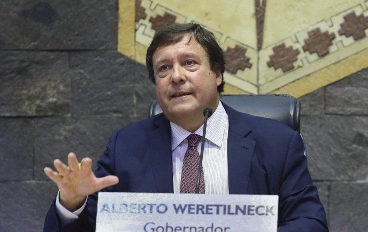 rio negro: para el fiscal de camara weretilneck puede ser candidato