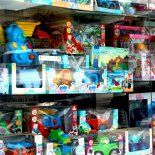 Se reducen reducir del 35% al 20% los aranceles de importación de 14 categorías de juguetes. Se reducen reducir del 35% al 20% los aranceles de importación de 14 categorías de juguetes.