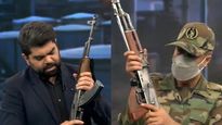 La televisión estatal iraní mostró a conductores manipulando fusiles AK-47 en vivo.
