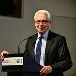 En 1995, el presidente Zedillo hace un llamado al diálogo ante la explosividad social del país. En 1995, el presidente Zedillo hace un llamado al diálogo ante la explosividad social del país.