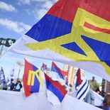 El Frente Amplio denuncia que la invasión estadounidense busca apropiarse del petróleo venezolano. El Frente Amplio denuncia que la invasión estadounidense busca apropiarse del petróleo venezolano.