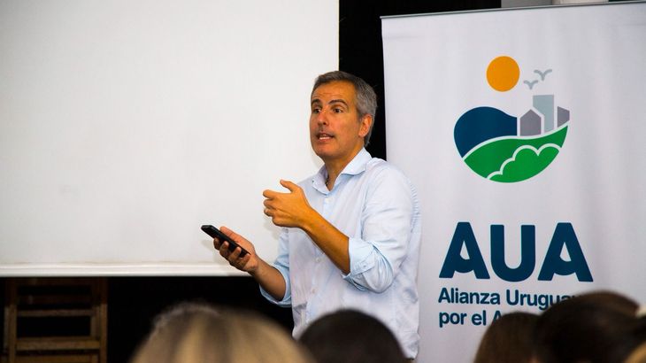 Mauro de la Vega es director de la Alianza Uruguaya por el Agua, que reúne empresas del sector privado para proyectos hídricos. Mauro de la Vega es director de la Alianza Uruguaya por el Agua, que reúne empresas del sector privado para proyectos hídricos.