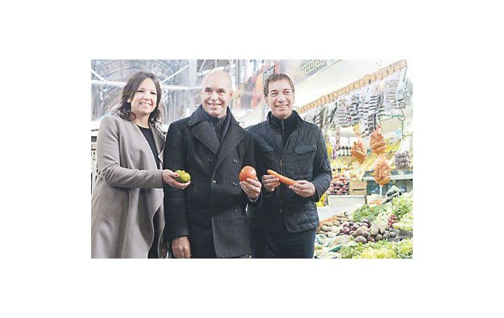 ámbito.com | La ministra porteña Carolina Stanley, Horacio Rodríguez Larreta y Diego Santilli participaron ayer de una puesta de campaña sobre alimentación,  en el mercado de San Telmo, con la idea de difundir las bondades de tener una dieta sana y equilibrada.