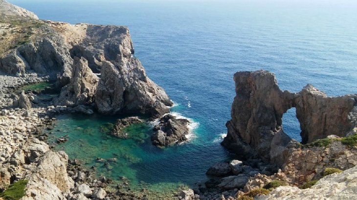 Una paradisíaca isla de Grecia que ofrece un pago mensual para familias con hijos. Una paradisíaca isla de Grecia que ofrece un pago mensual para familias con hijos.