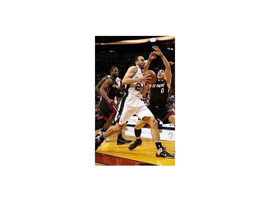 San Antonio no pudo ante el poderío ofensivo de Miami.