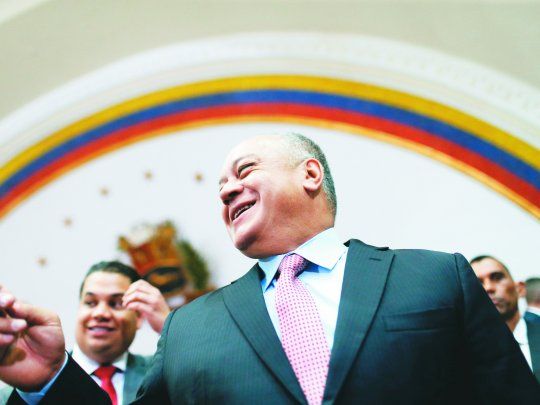 DISTANCIA. Diosdado Cabello ayer en la Asamblea Constituyente. Pese a que el chavismo apoyó a Luis Parra, uno de los referentes opositores, el gobierno de Nicolás Maduro se desentiende de la crisis.