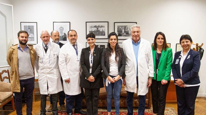 La directora ejecutiva de PAMI, Luana Volnovich, puso en marcha junto a las autoridades del Hospital Británico, Mariana Sciarretta, Alejandro Kohn y Federico Villamil, el programa Hígado Sano para la prevención, detección temprana y control de enfermedades hepáticas.