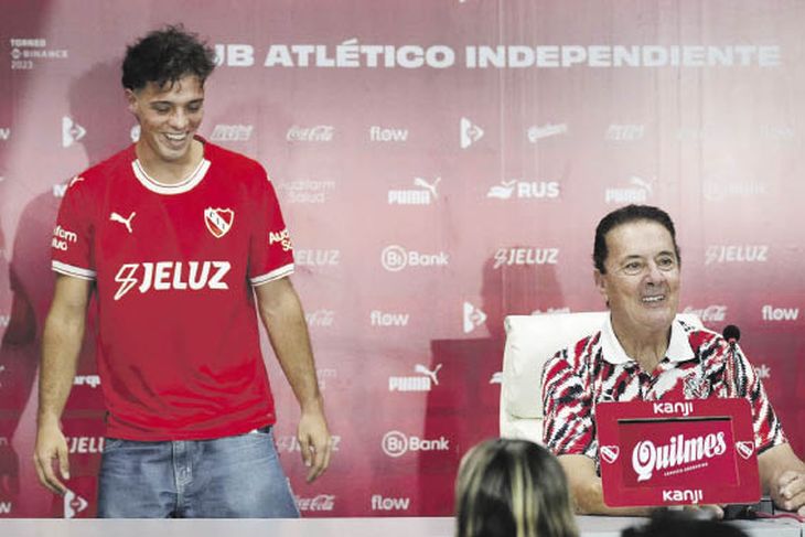 Together.  The influencer Santiago Maratea launched a collection to raise money for Independiente to pay the US$20 million in debt.  He was accompanied by an idol from the club: 