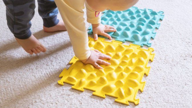 Los juegos sensoriales son fundamentales en los primeros años de vida.