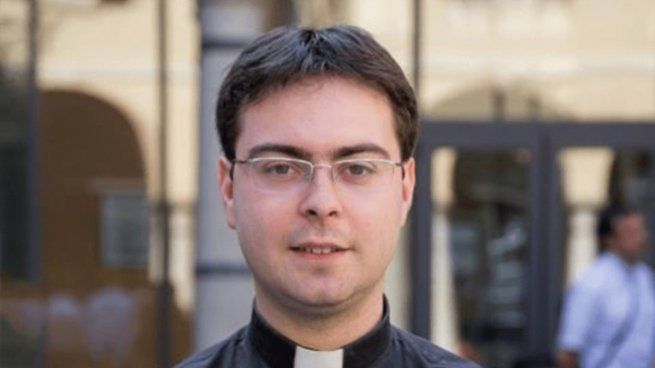 Vaticano: condenan a un sacerdote por corrupción de menores