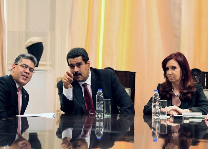 Argentina y Venezuela acordaron profundizar acuerdo de gas por alimentos (foto 8)