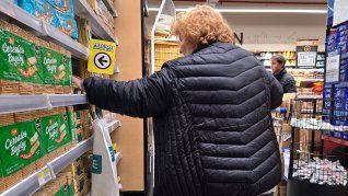 Los supermercados continúan sufriendo la reducción del consumo y los cambios de hábito de los compradores. Los supermercados continúan sufriendo la reducción del consumo y los cambios de hábito de los compradores.