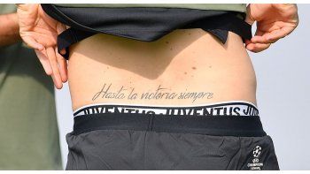 Hasta la victoria siempre, reza el tatuaje de Higuaín.