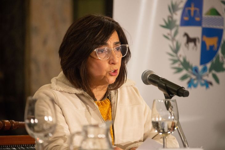 Karina Tassino questioned the absence of Lacalle Pou.