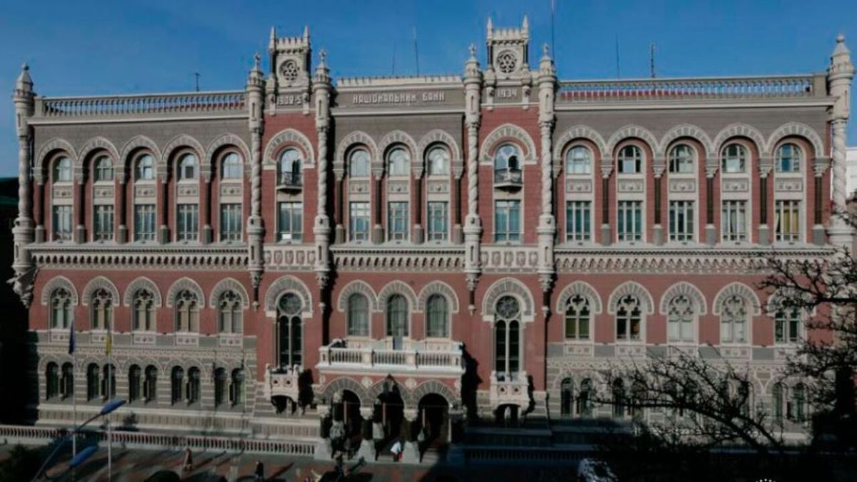 Ukraine sharply raises interest rate to curb inflation