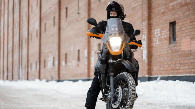 Conocé las mejores alternativas para soportar el frío mientras andás en moto.