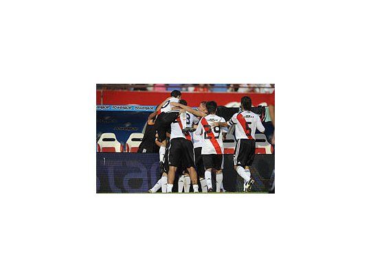 Barrado y Falcao marcaron los goles del millonario.