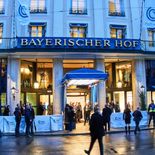 La presidenta de la Comisión Europea reclamó fortalecer la defensa colectiva del bloque, mientras Estados Unidos habló de “revitalizar” la alianza transatlántica sin alterar su línea estratégica. La presidenta de la Comisión Europea reclamó fortalecer la defensa colectiva del bloque, mientras Estados Unidos habló de “revitalizar” la alianza transatlántica sin alterar su línea estratégica.