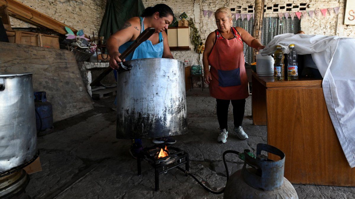 3.2 million new poor people were added in the first quarter of the year