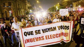 ¿Una reforma constitucional? Perú busca una salida a la larga crisis institucional