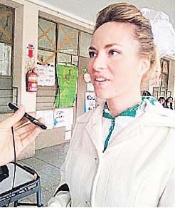 Una joven mendocina se presentó a votar con vestido de novia. Las elecciones coincidieron con su fiesta de casamiento.