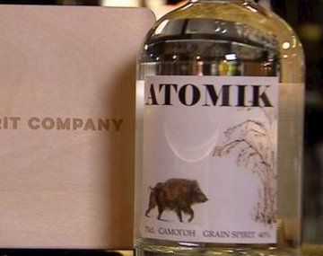 La botella de ATOMIK.