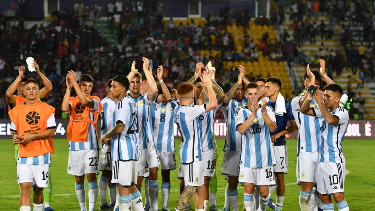 Argentina plays against Venezuela seeking qualification for Paris 2024